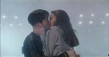 成人亲热电影视频,成人电影片段深度解析