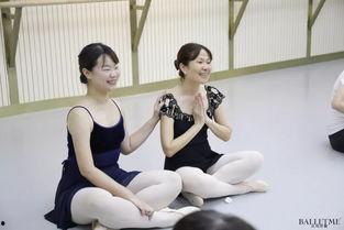 成人纯白芭蕾纱裙视频,一场视觉盛宴