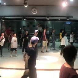 成人潮流舞蹈多人视频,多人共舞的欢乐盛宴