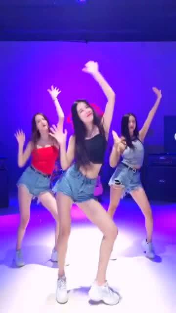 全网最火爆成人舞蹈视频,全网爆火！揭秘成人舞蹈视频的狂热魅力